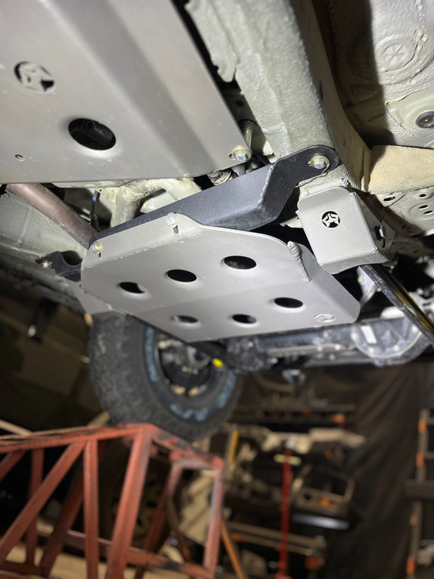 سینی زیر سوزوکی جیمنی فاکس | Fox Aluminum Skid Plate Kit for Suzuki Jimny
