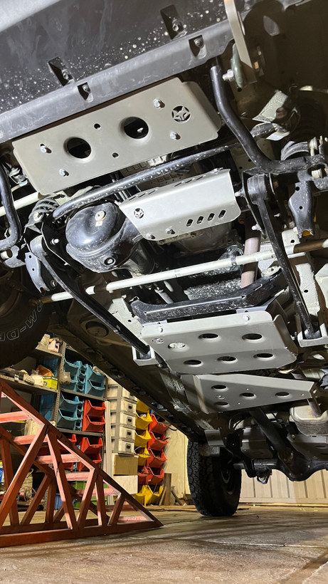 سینی زیر سوزوکی جیمنی فاکس | Fox Aluminum Skid Plate Kit for Suzuki Jimny