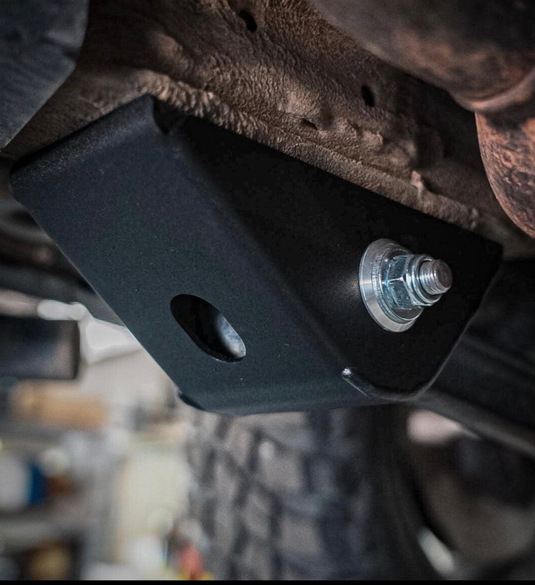 محافظ پایه مندل سوزوکی جیمنی فاکس | Fox Radius Arm Guard for Suzuki Jimny