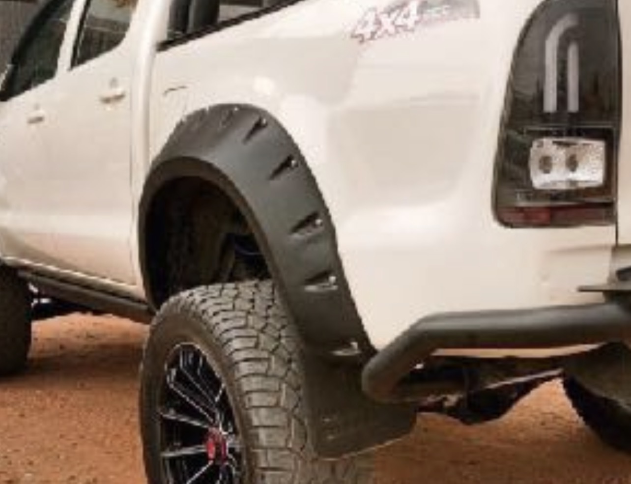 فندر (فلاپ دور گلگیر) تویوتا هایلوکس ویگو برند تلاوی | Telawei Fender Flares for Toyota Hilux Vigo