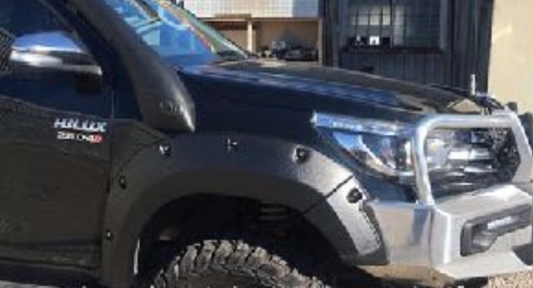 فندر (فلاپ دور گلگیر) تویوتا هایلوکس روو (Revo) برند تلاوی | Telawei Fender Flares for Toyota Hilux Revo