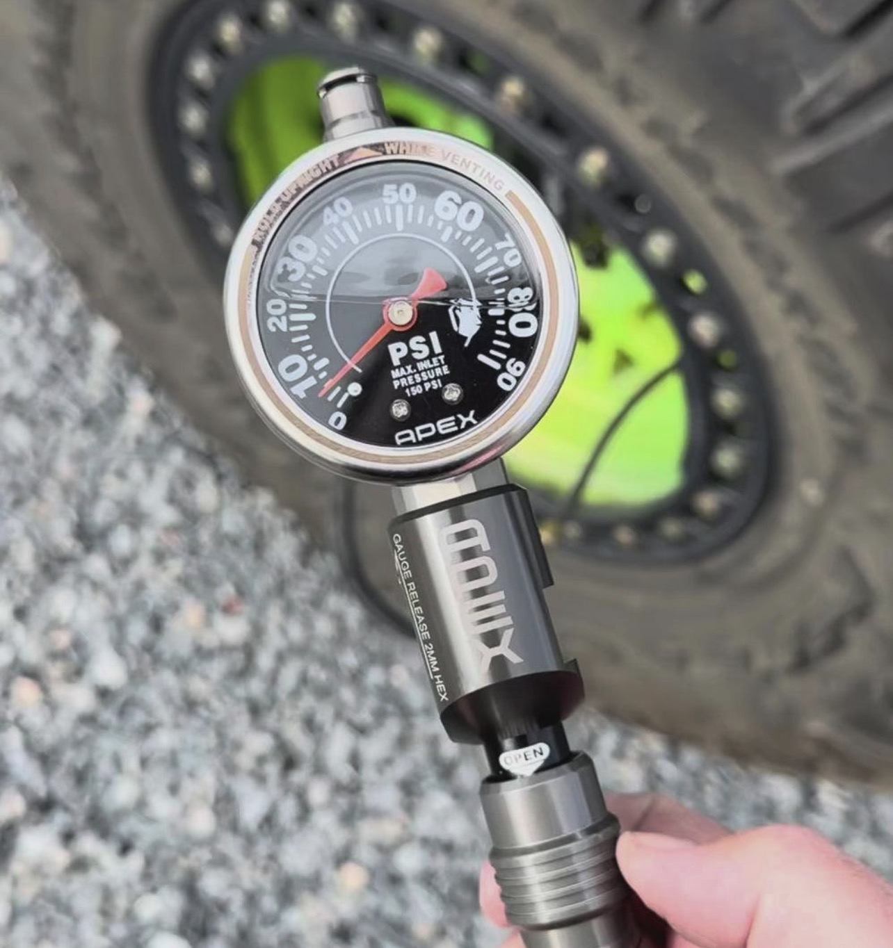 گیج باد دقیق لاستیک APEX مدل X02-08-040  APEX Precision Pressure Gauge (PPG) – 0-40 PSI