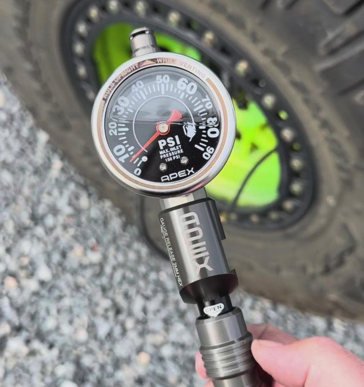 گیج باد دقیق لاستیک APEX مدل X02-08-040 APEX Precision Pressure Gauge (PPG) – 0-40 PSI